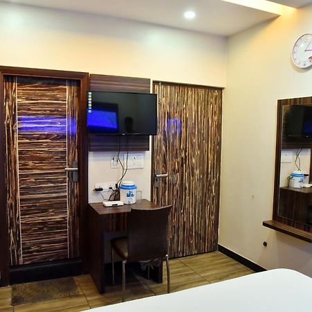 Hotel Midtown & Restaurant Jhunjhunu ภายนอก รูปภาพ
