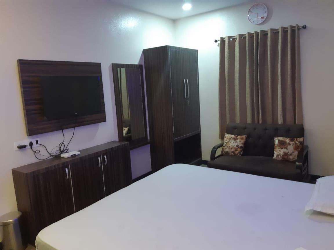 Hotel Midtown & Restaurant Jhunjhunu ภายนอก รูปภาพ