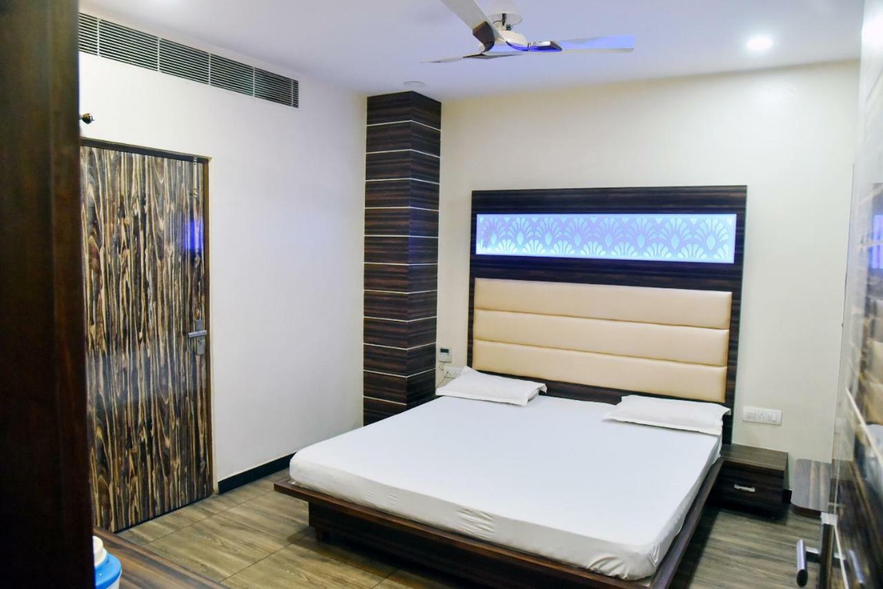 Hotel Midtown & Restaurant Jhunjhunu ภายนอก รูปภาพ