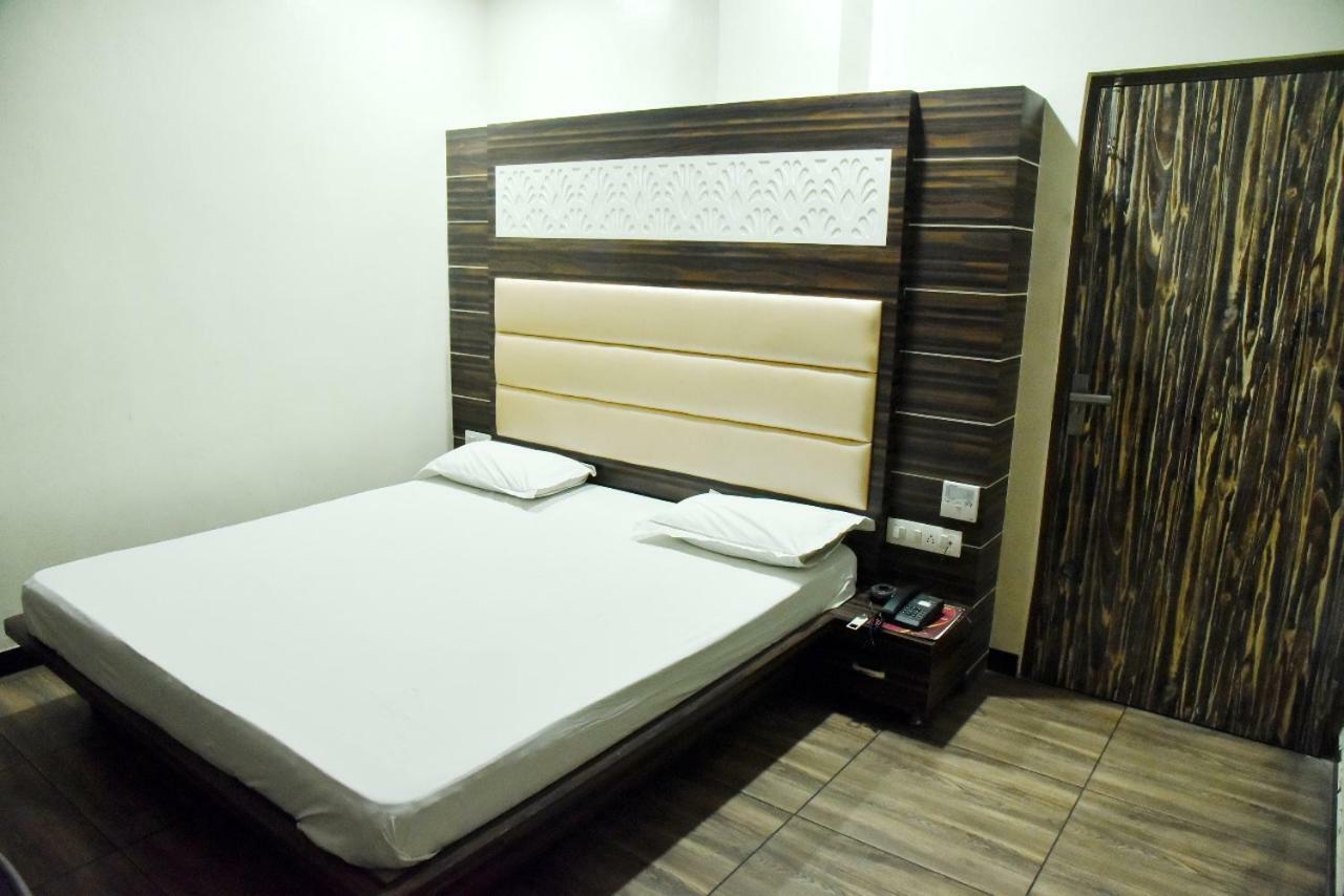 Hotel Midtown & Restaurant Jhunjhunu ภายนอก รูปภาพ