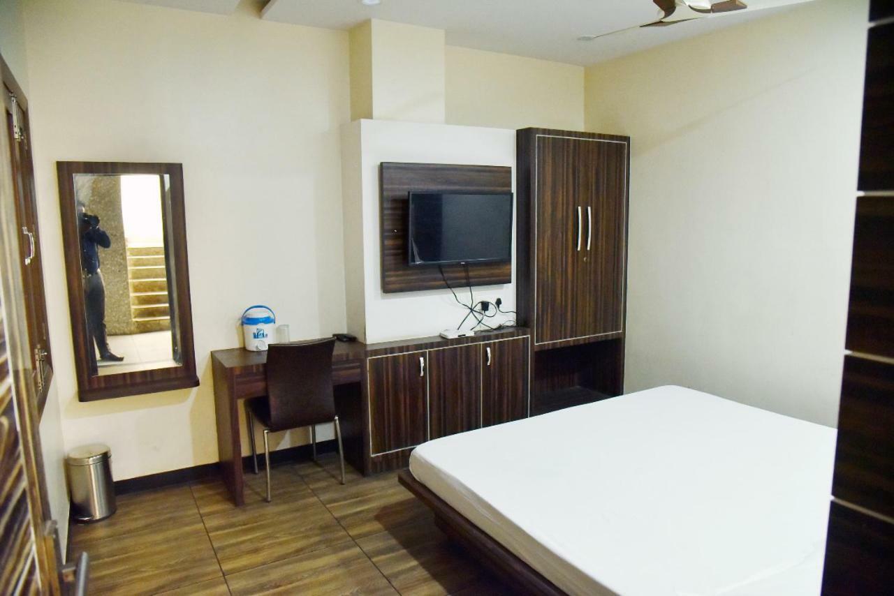 Hotel Midtown & Restaurant Jhunjhunu ภายนอก รูปภาพ