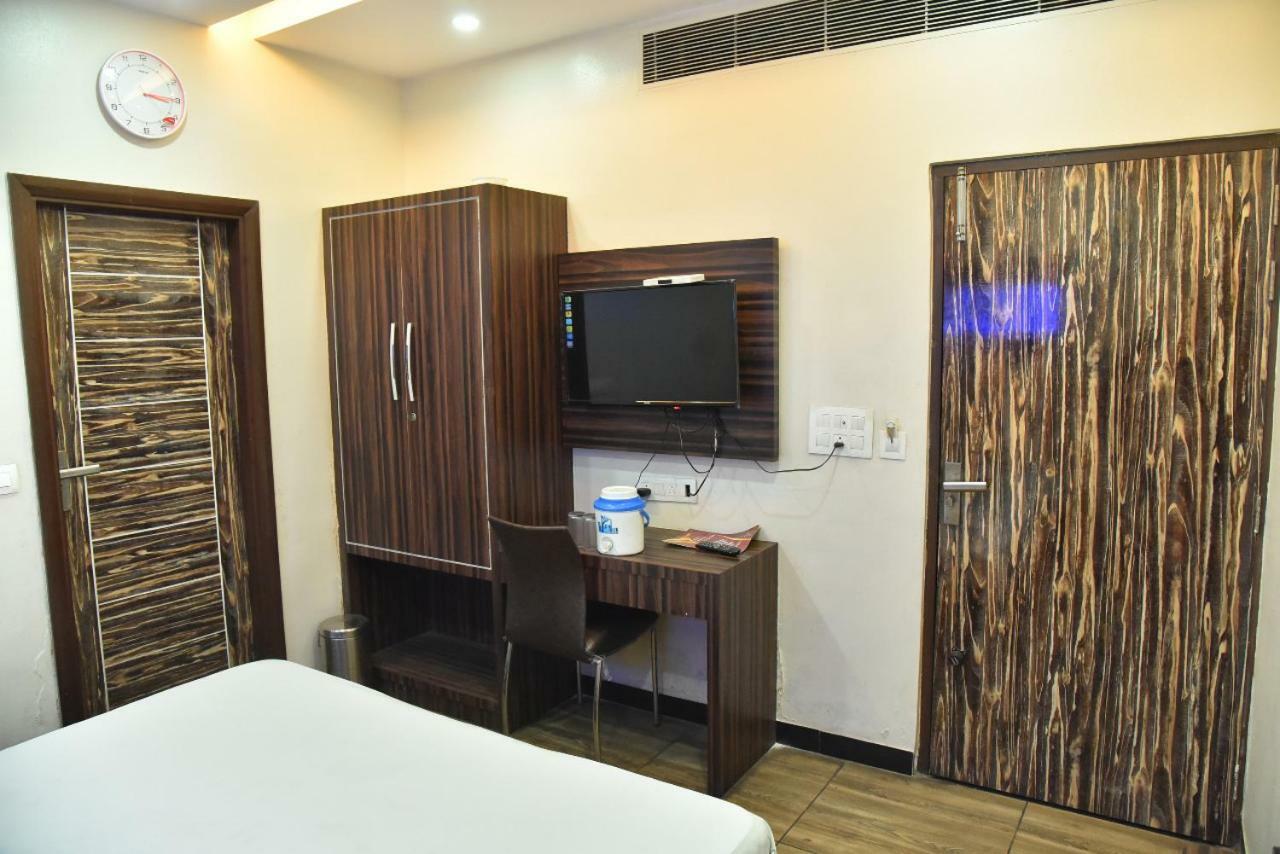 Hotel Midtown & Restaurant Jhunjhunu ภายนอก รูปภาพ