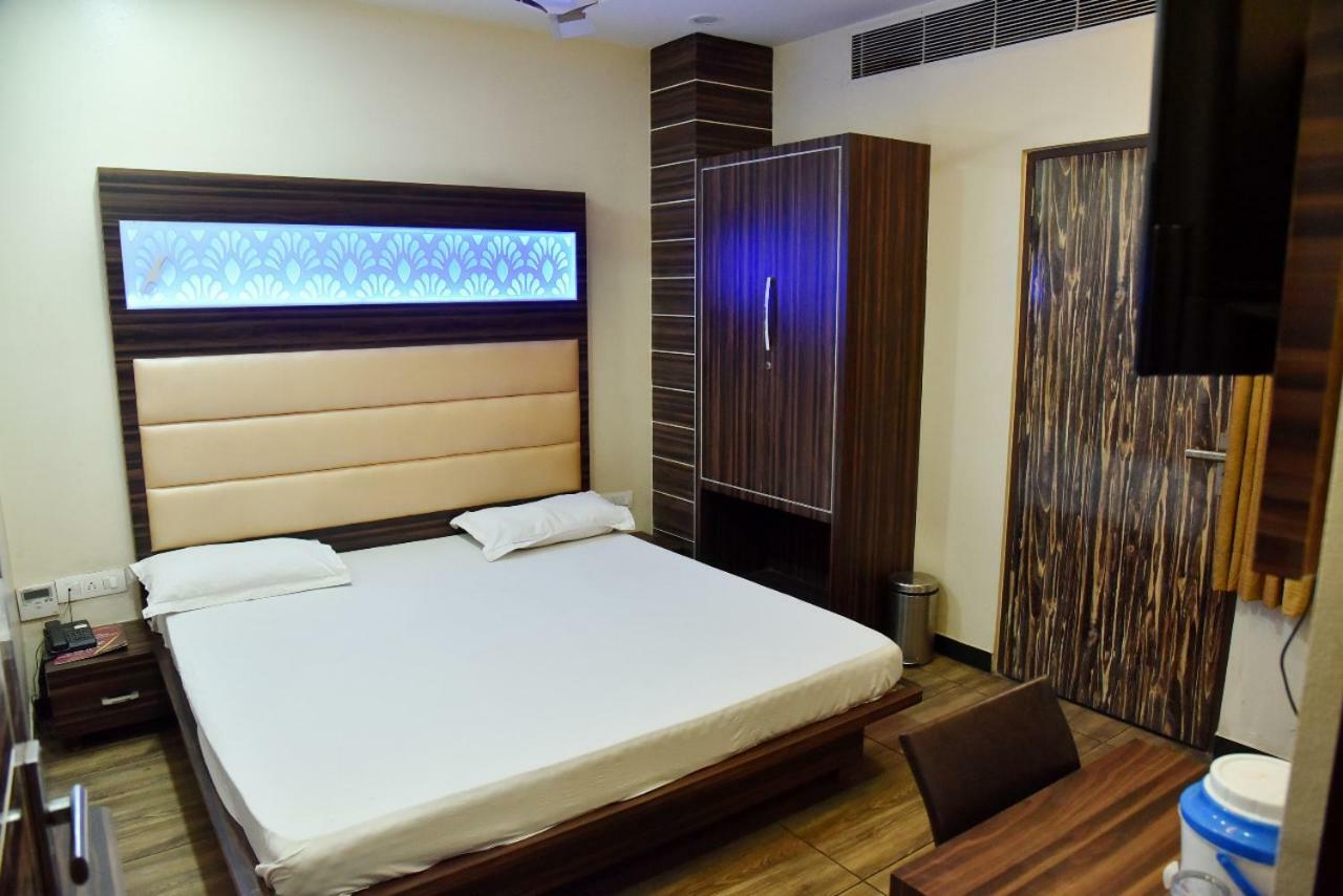Hotel Midtown & Restaurant Jhunjhunu ภายนอก รูปภาพ
